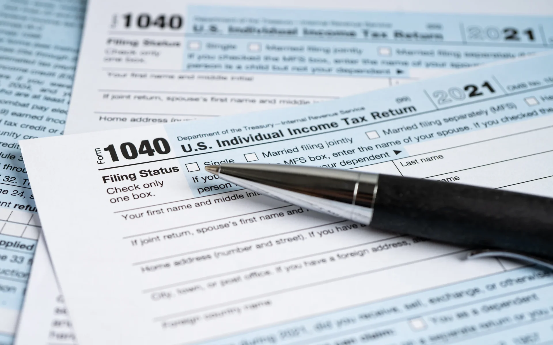 tax-return-form-1040-with-pen-u-s-individual-inc-2025-02-25-01-15-53-utc